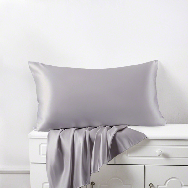 satin pillow case (1 pcs) - Light Silver
 غطاء وسادة ساتان (قطعة واحدة) - سيلفر